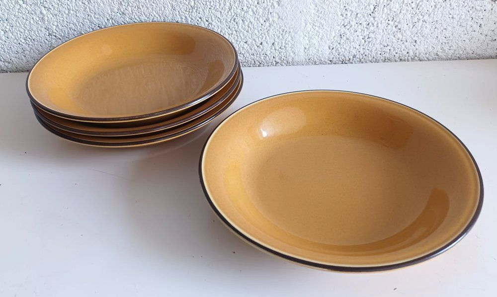 Rössler Teller: RÖSSLER 4 Senfgelb Suppenteller Durchmesser 22cm -C88 – Gebraucht aus Morges von vimajes12