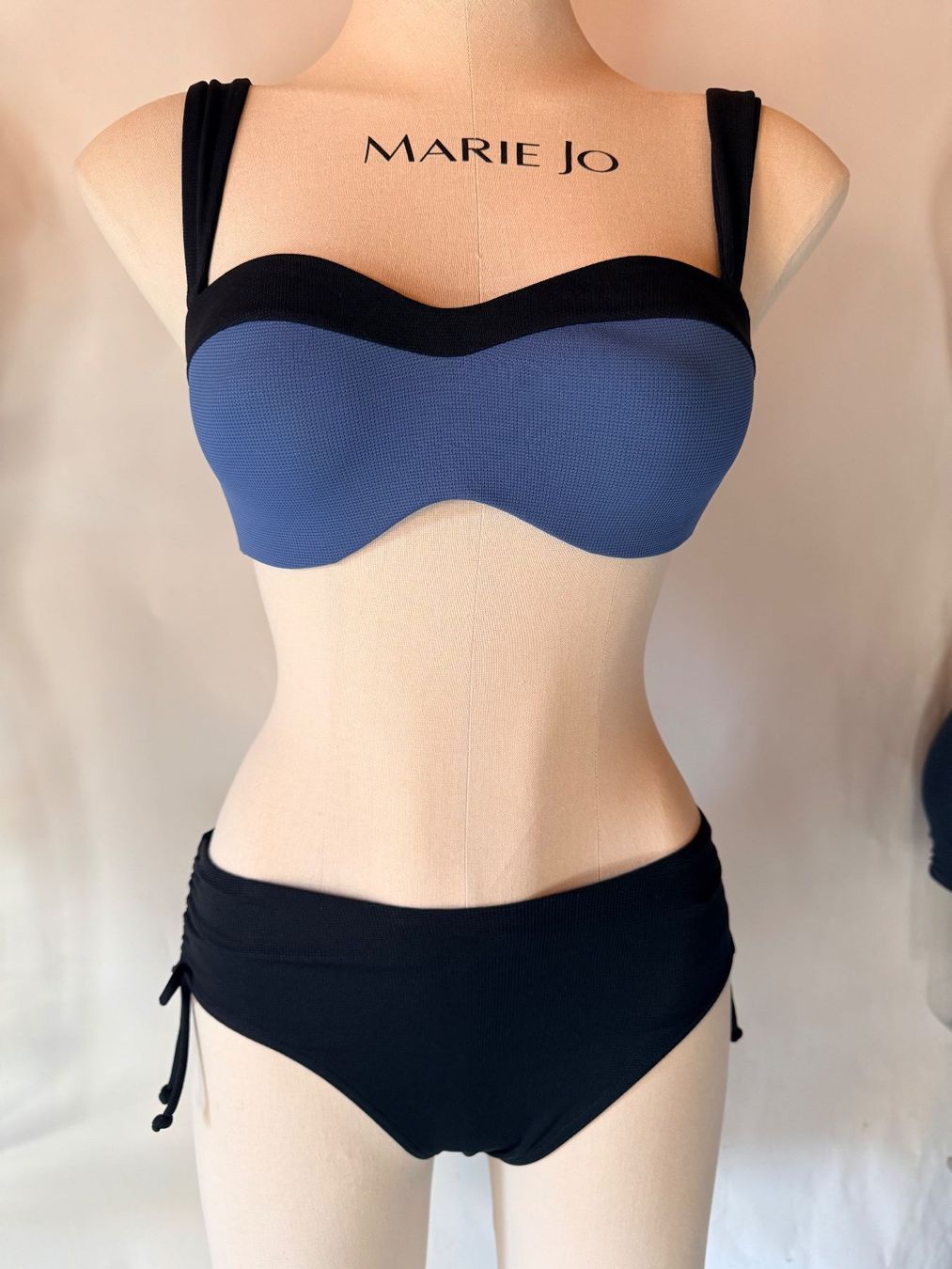 Triumph Costumi da bagno & Bikini: TRIUMPH, Bikini SUMMER GLOW, Grösse 38B/38, Farbe Blau – Nuovo e nell'imballaggio originale da Rudolfstetten venduto da gst_g7xl