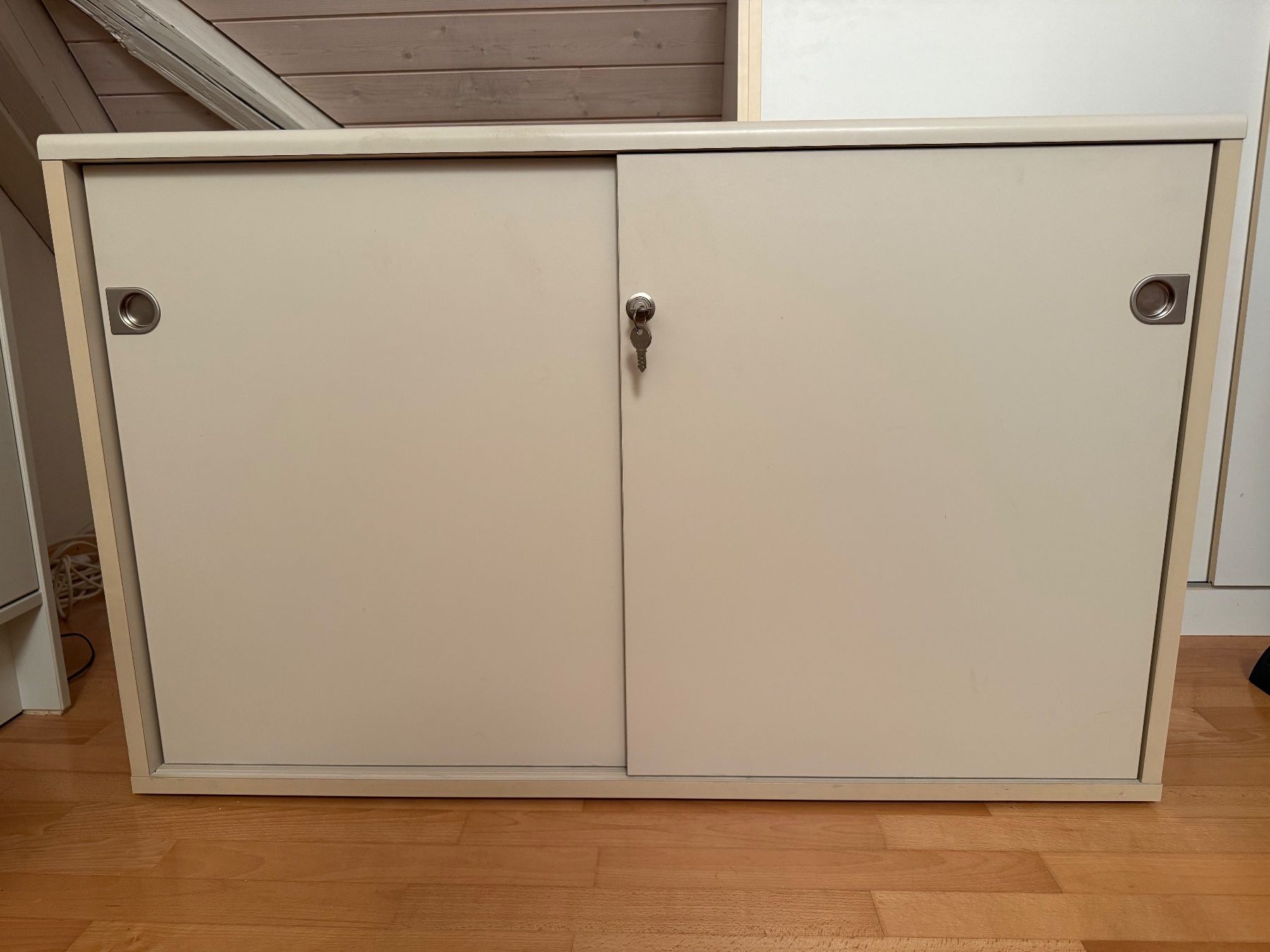 Scrivanie: Grosses Eckpult mit 2 Korpussen + Beistellschrank – Usato da Meilen venduto da MockUrs 5