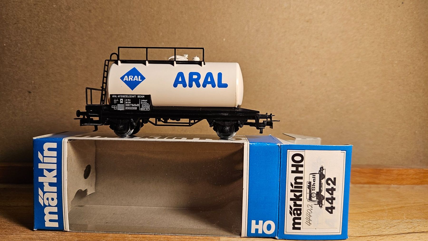 Märklin Modelleisenbahnen: Märklin H0 Kesselwagen ARAL – Gebraucht aus Brüttelen von frediwellensitich 1
