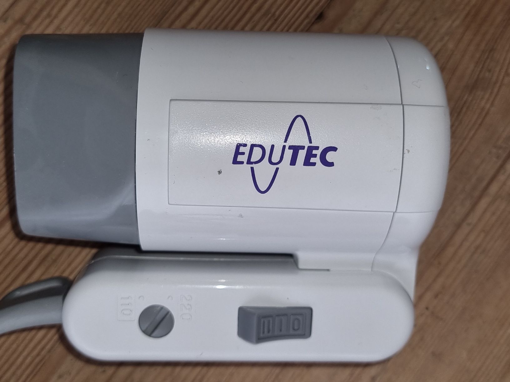 Asciugacapelli: Kleiner, Reisetauglicher Haartrockner "Edutec" mit Box – Nuovo (secondo la descrizione) da Laupen BE venduto da Bombers 1