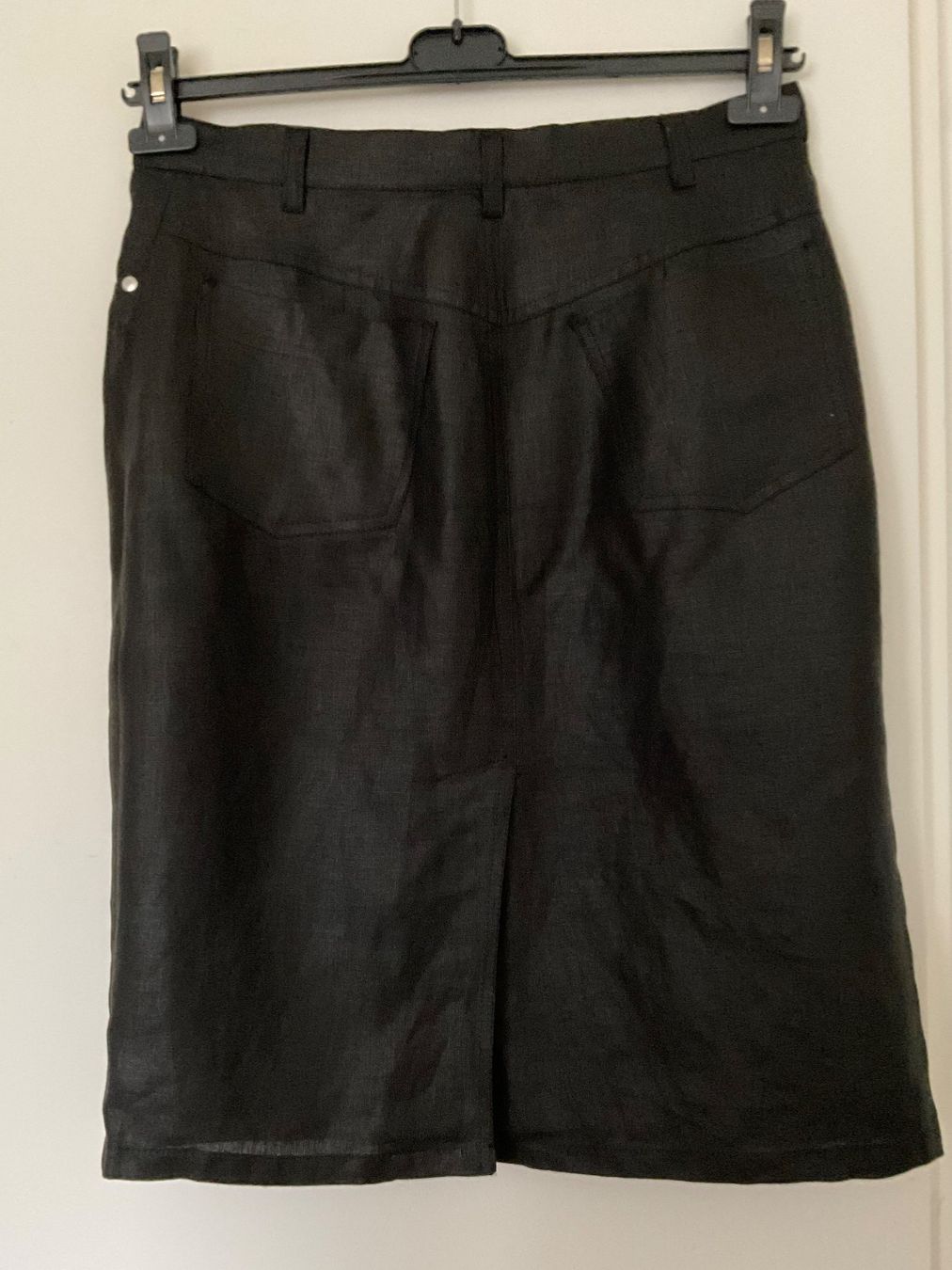 Max Mara Gonne: Max Mara Leinen Rock Gr 40 schwarz – Usato da Urdorf venduto da alda02 4