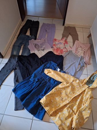 Mädchen Kleiderpaket Gr. 122/128 Frühling/Herbst