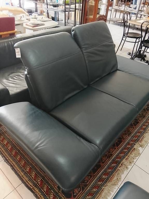 Divani: 2Sitzer / Ledersofa in Dunkelblau Echtleder – Usato da Neuhausen am Rheinfall venduto da galleria13 1