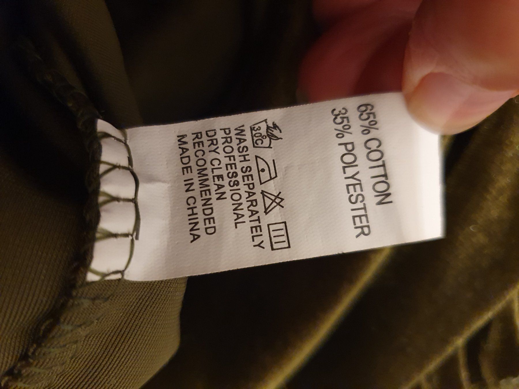 Maglioni & Felpe: Olivgrüner Samt-Pulli mit Rüschen - Herbst Look Gr. M – Usato da Kloten venduto da Hektor44 2