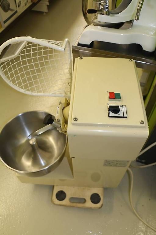 Elettrodomestici da cucina: Pétrin à fourche 5 Kg pâte – Usato da Etagnières venduto da sav_lwd5 3
