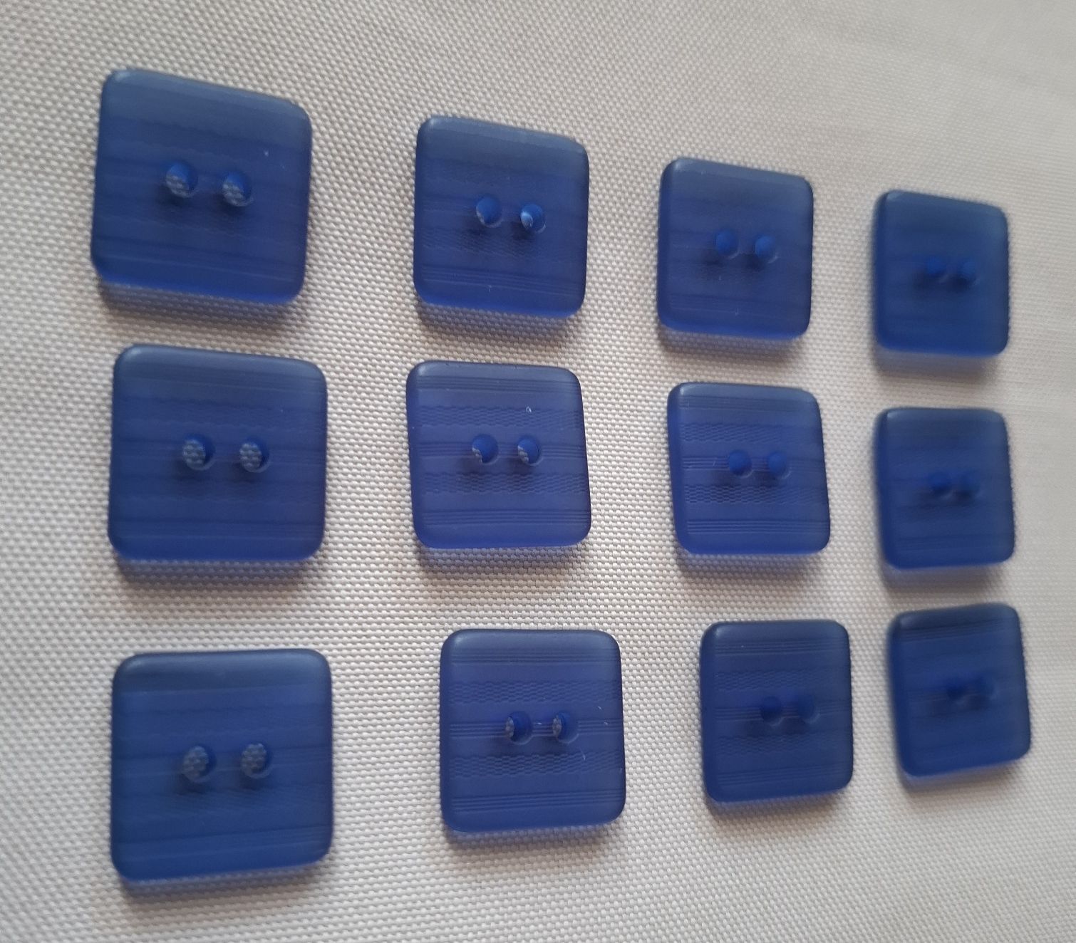 Bottoni: 12 x blaue Knöpfe, 15 mm. – Nuovo (secondo la descrizione) da Dietikon venduto da Hirschkopf 1