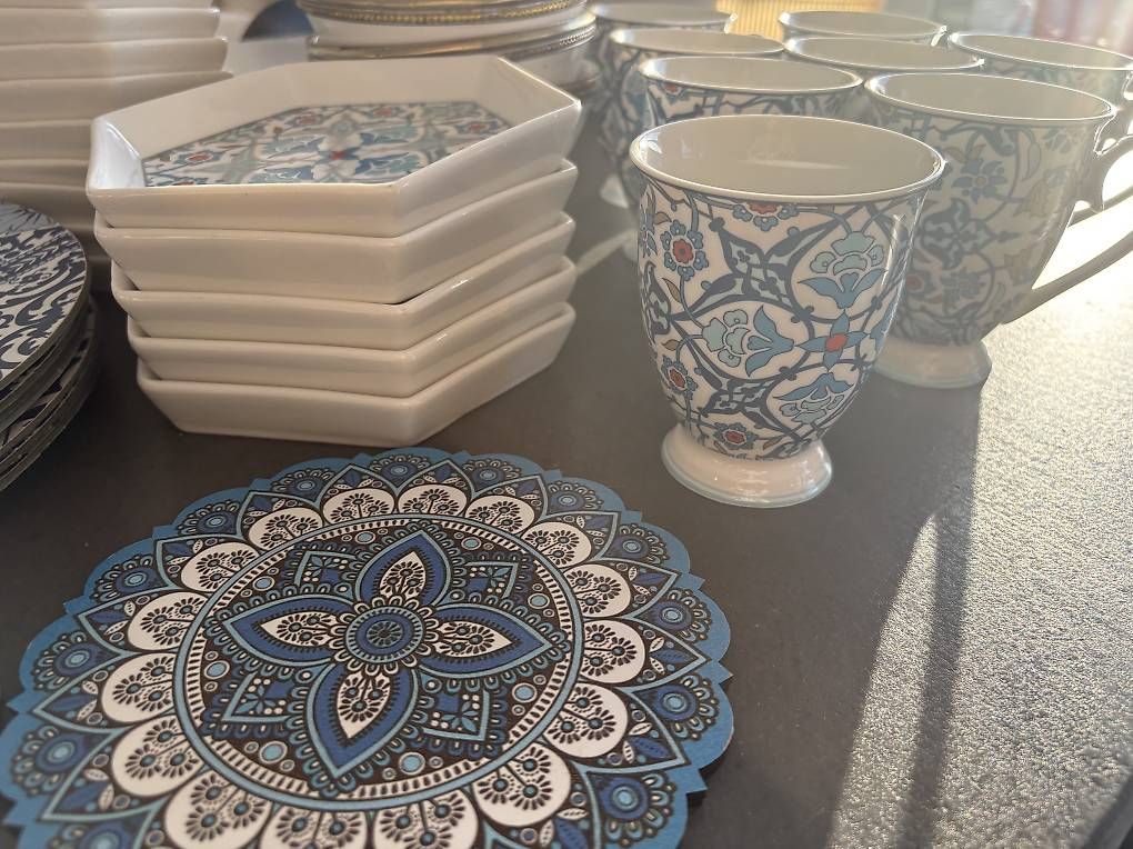 Set di piatti: Grosses Geschirrset 50-teilig – Usato da Thayngen venduto da xelera 1