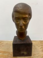Bronze-Büste einer Frau von Richard Petraschke