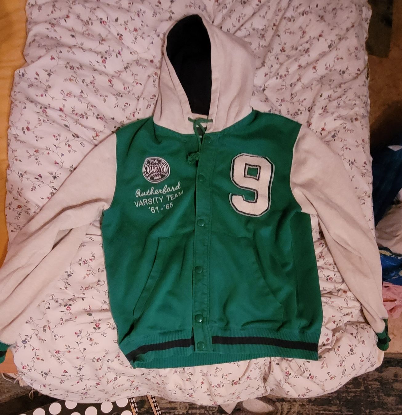 H&M Pullover & Sweatshirts: Sweat-shirt L.O.G.G - XL – Gebraucht aus Vevey von dar_jk9w
