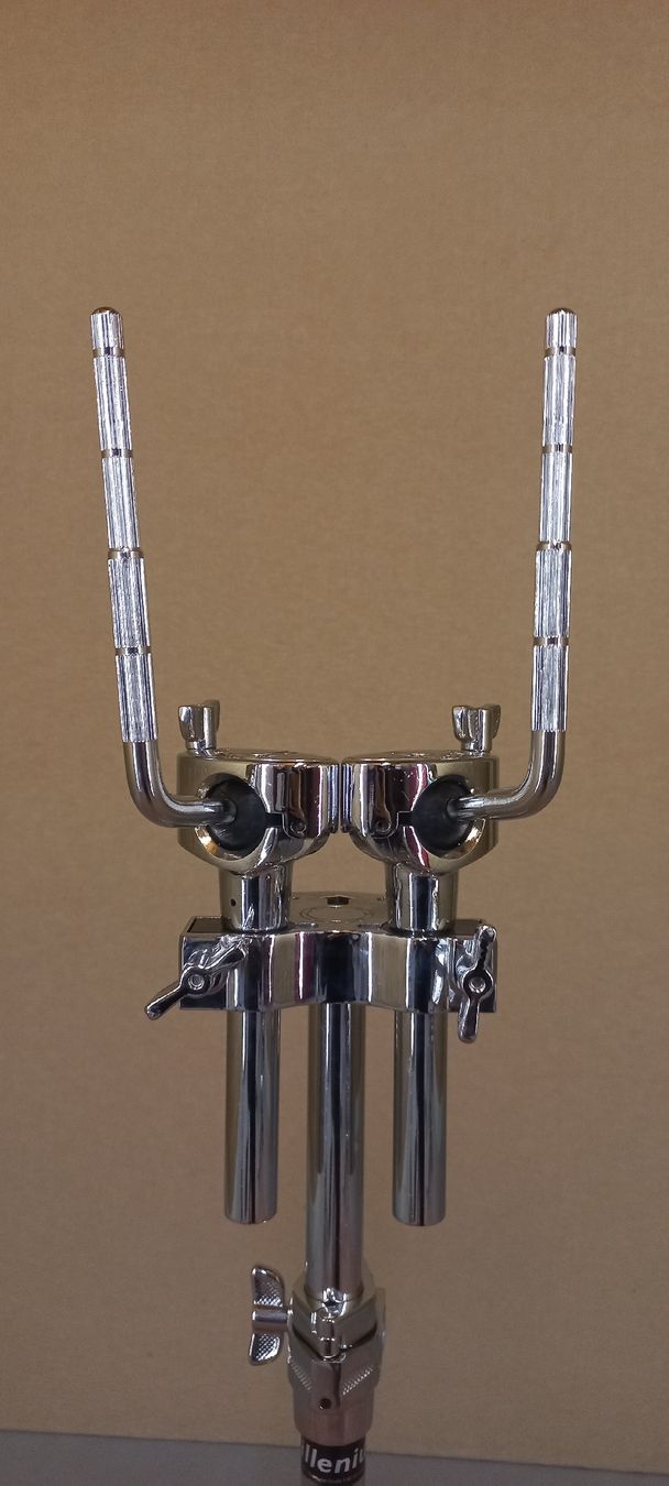 Thomann Strumenti musicali: Millenium TS-6 Double Tom Stand – Usato da Burgdorf venduto da Bang_Drums 1