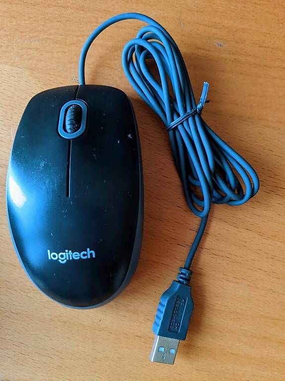 Logitech Mouse: Logitech USB Maus / mouse, schwarz, LED, 2 Tasten + Mausrad – Usato da Zug venduto da e36_t56w