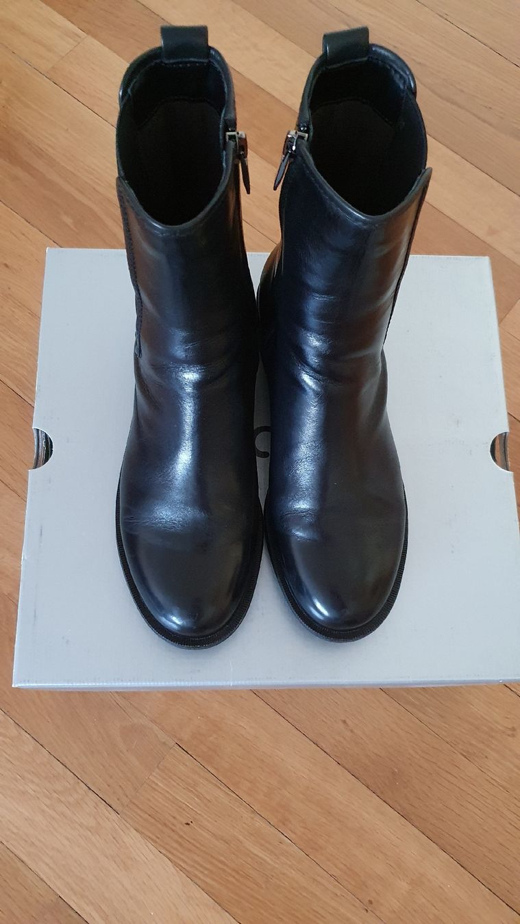 Damenschuhe: Damen Schwarze Schuhe – Gebraucht aus Basel von and_xs78
