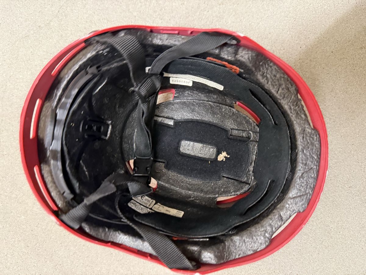 Giro Caschi: Fahrradhelm Giro rot Kinder – Usato da Zürich venduto da fed_5dcy 3
