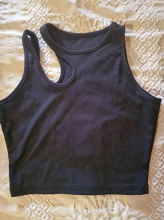 Top: Tops/hauts femmes – Usato da Miege venduto da pai_lt8k 2