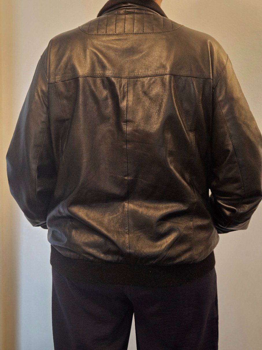 Prada Giacche: Prada Lederjacke - schwarz – Usato da Naters venduto da funzla 1