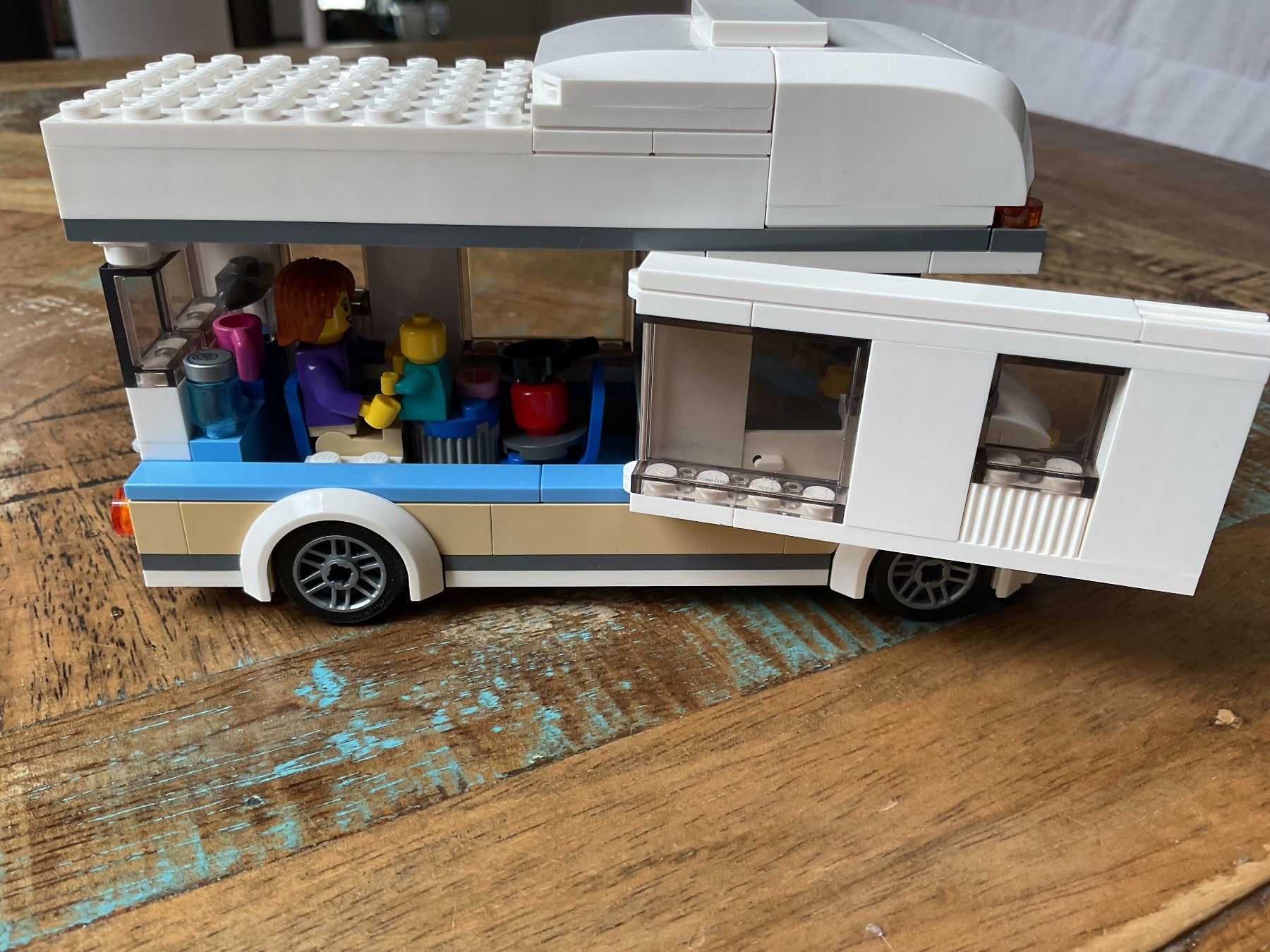 Lego Giocattoli: LEGO City 60283 Ferien-Wohnmobile – Usato da Bachenbülach venduto da Sybeco 2