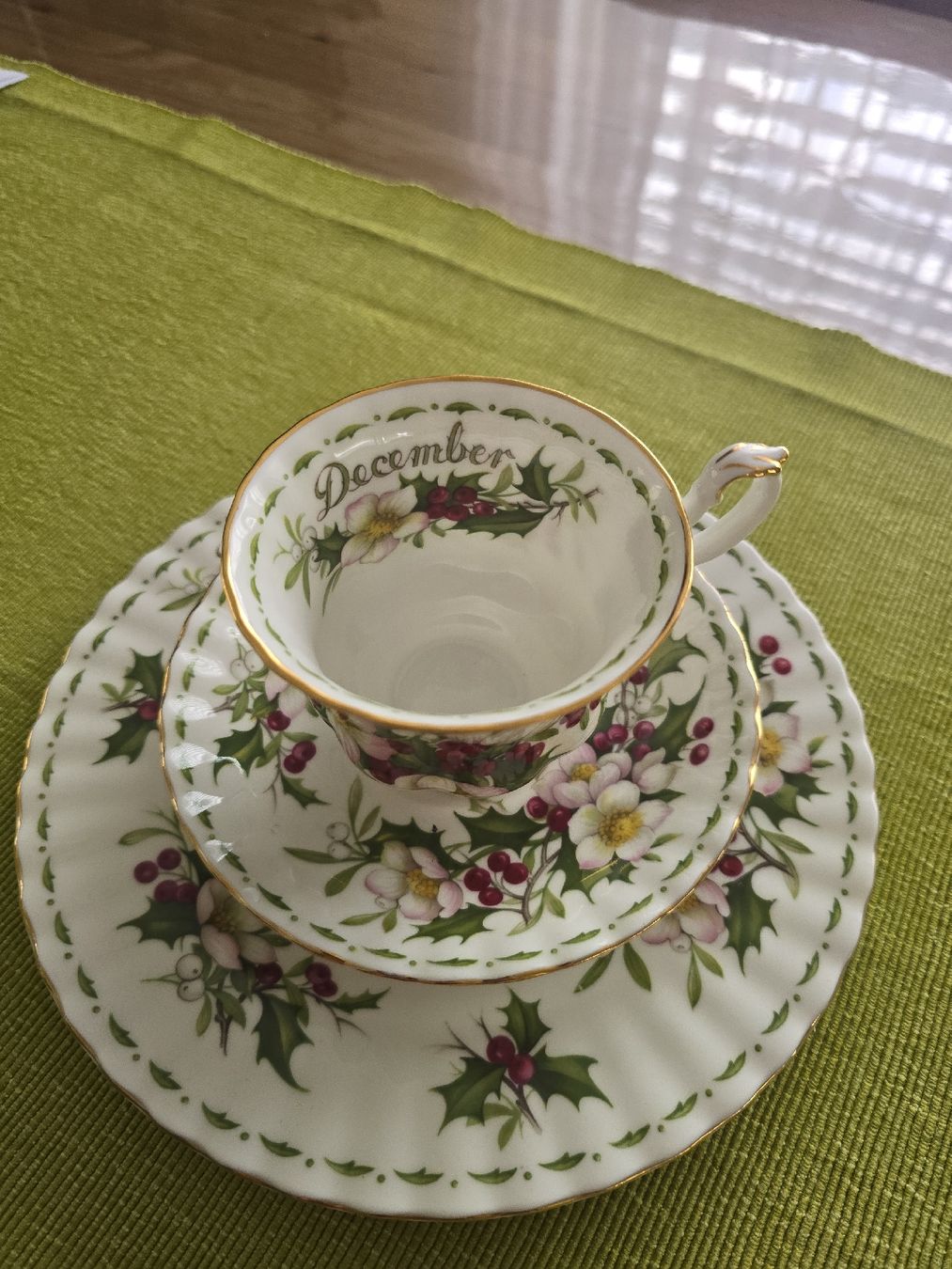 Royal Albert Set di piatti: Royal Albert Trio  "December" – Usato da Thal venduto da Vintagekeller 1