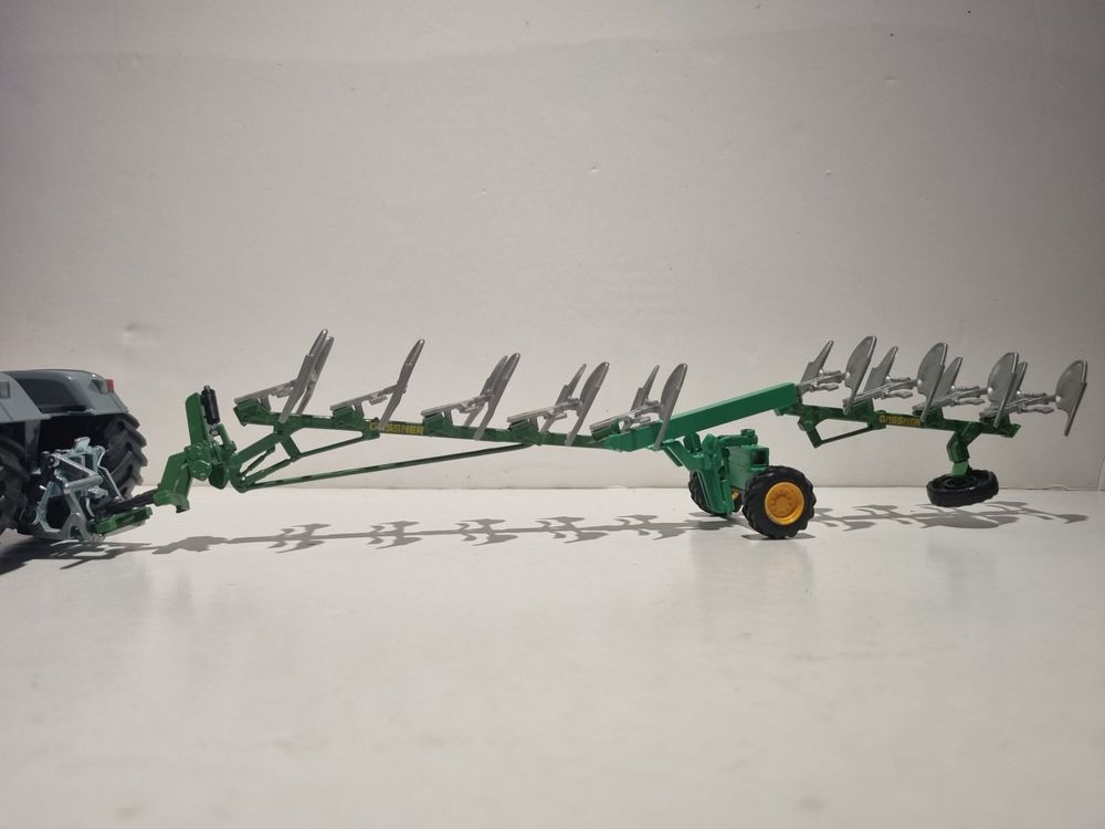 Charrue Brabant Rouge SIKU à L'échelle 1/32 - Modèle Neuf, SIK2070
