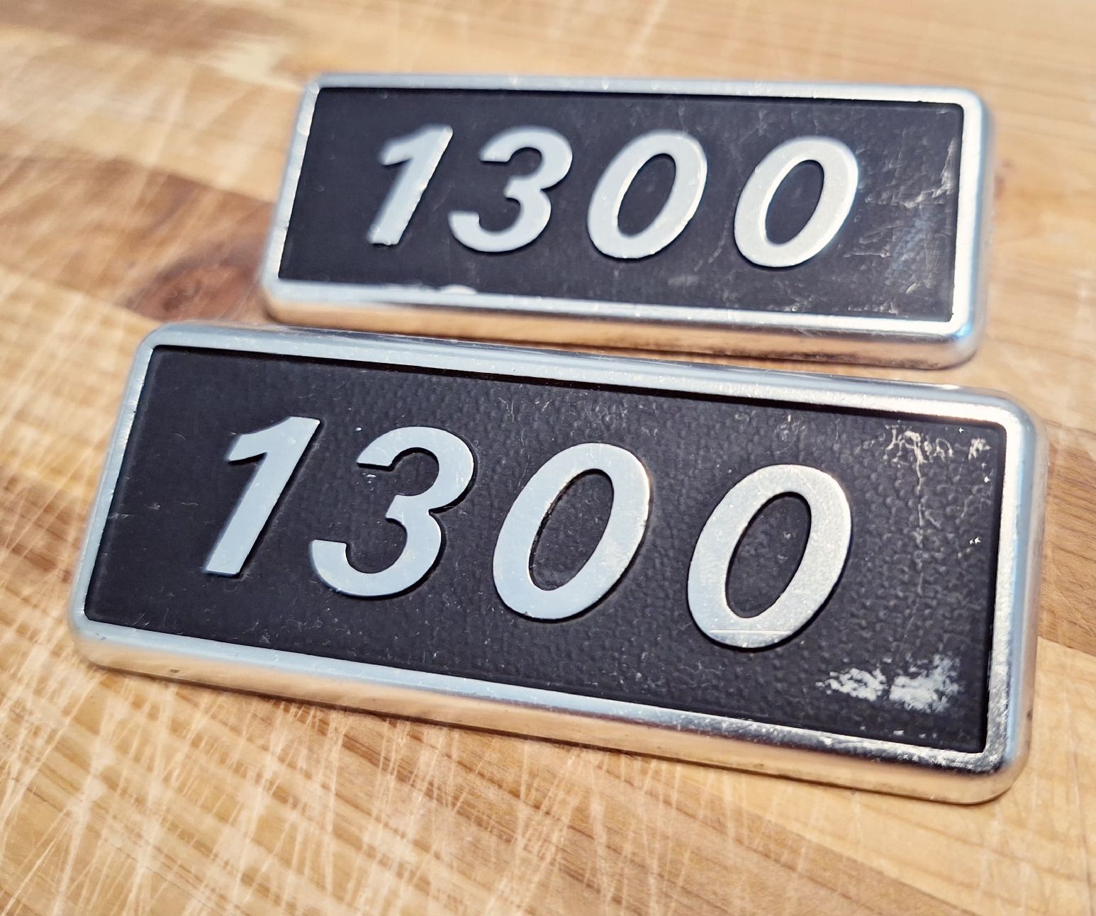 Fiat Tutti pezzi di ricambio auto: Fiat 128/131 ,,1300'' Emblem – Usato da Triesen venduto da BLACKSHEEP75 2