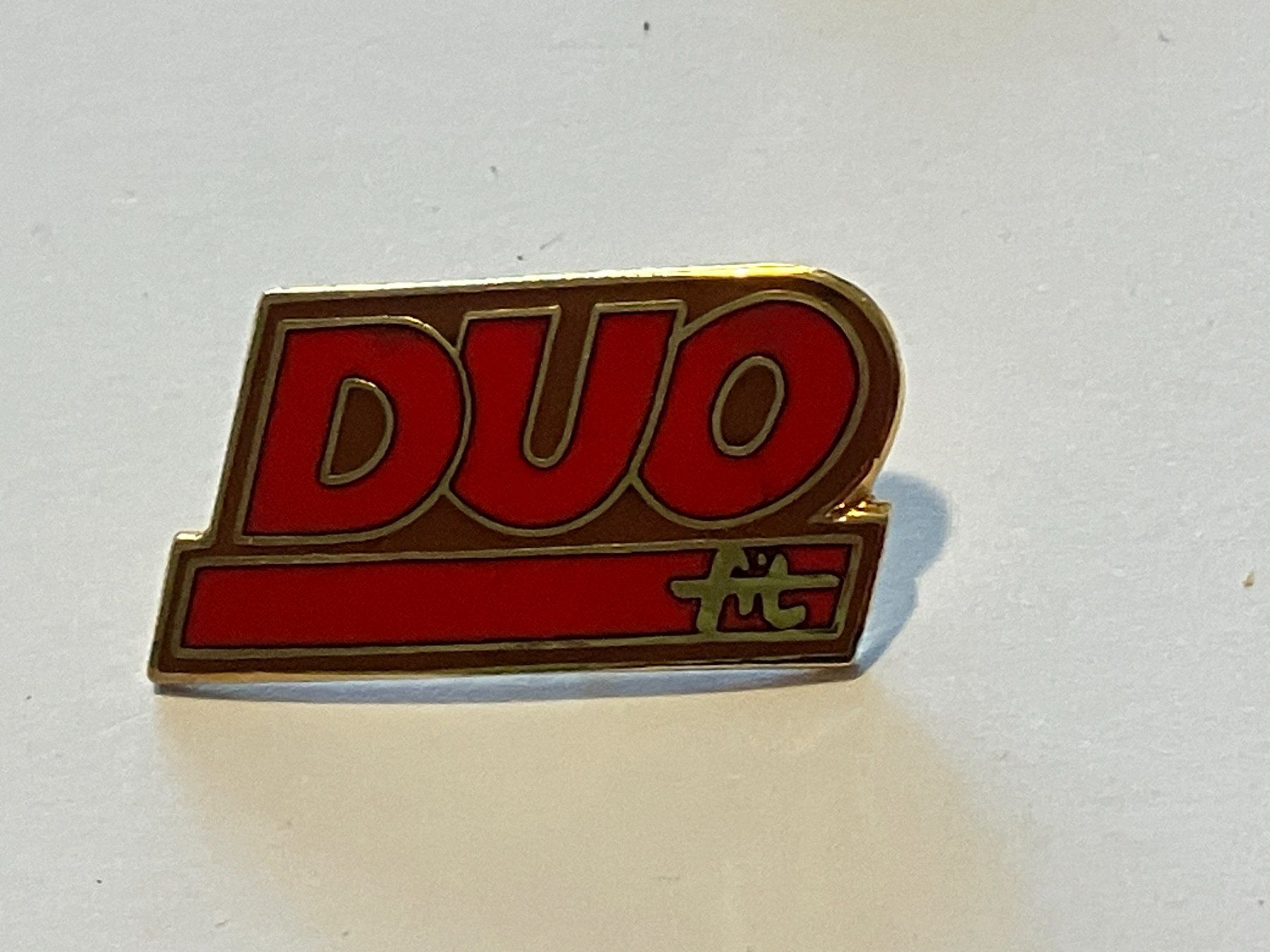 Placchette & Badge: 1 Pin Duo Fit – Usato da Basel venduto da djwwpp