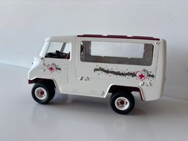 Schleich Krankenwagen Tierarzt Spielzeugauto weiss