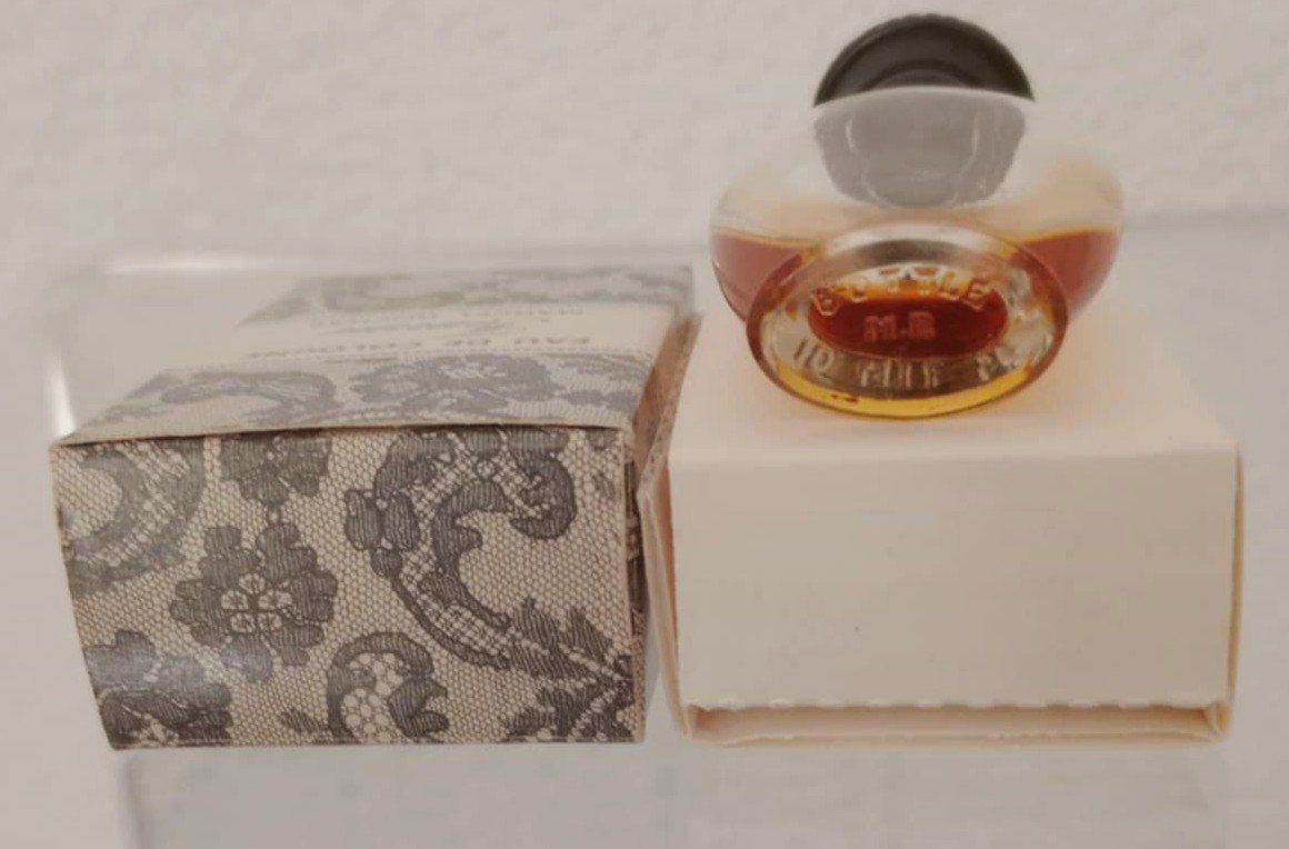Rochas Flaconi: Marcel Rochas 'FEMME' - Eau de Cologne / miniature 3 ml – Usato da Le Locle venduto da borgespatricia 3