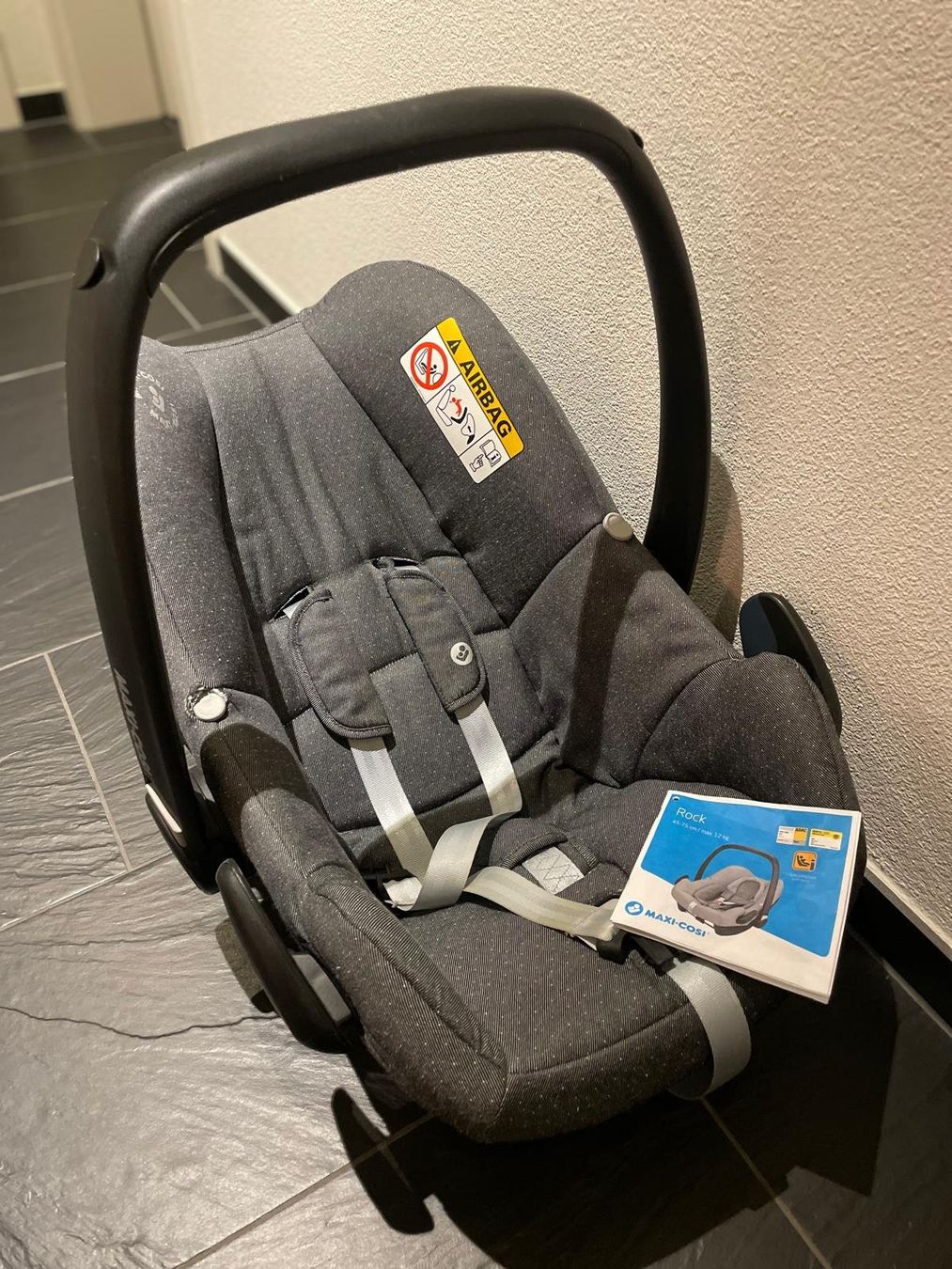 Maxi-Cosi Seggiolini per auto: Babyschale MAXI-COSI "Rock" – Usato da Hombrechtikon venduto da Sturz