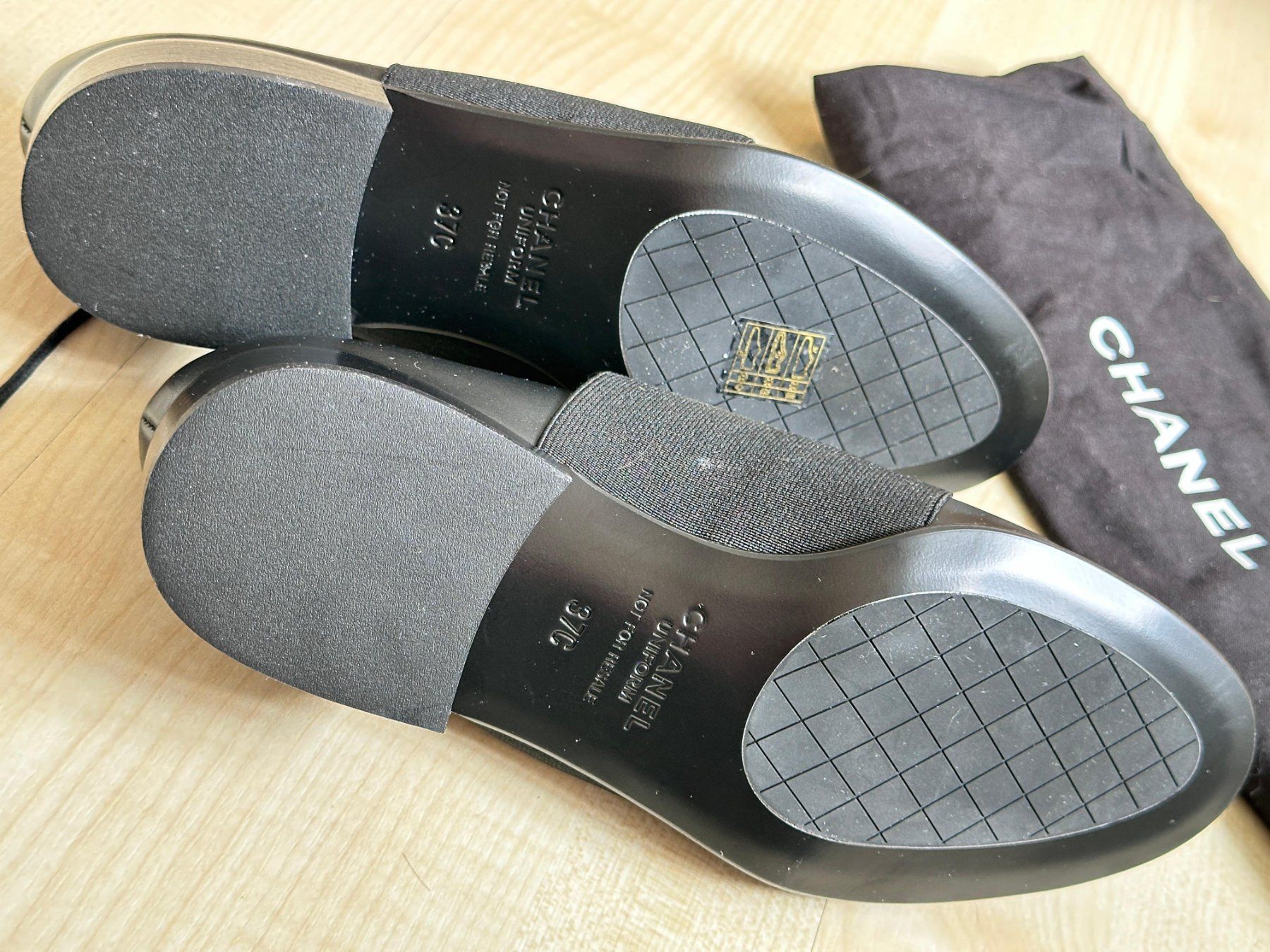Chanel Scarpe da donna: Chanel black leather derbies C cut 37 – Nuovo (secondo la descrizione) da Baar venduto da reijin90 6