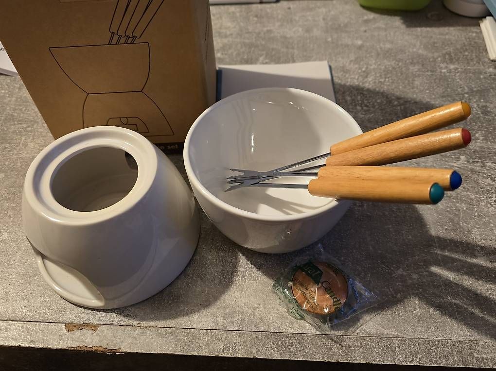 Set di piatti: Set fondue au chocolat  – Usato da Chavannes-Renens venduto da Coco200 1