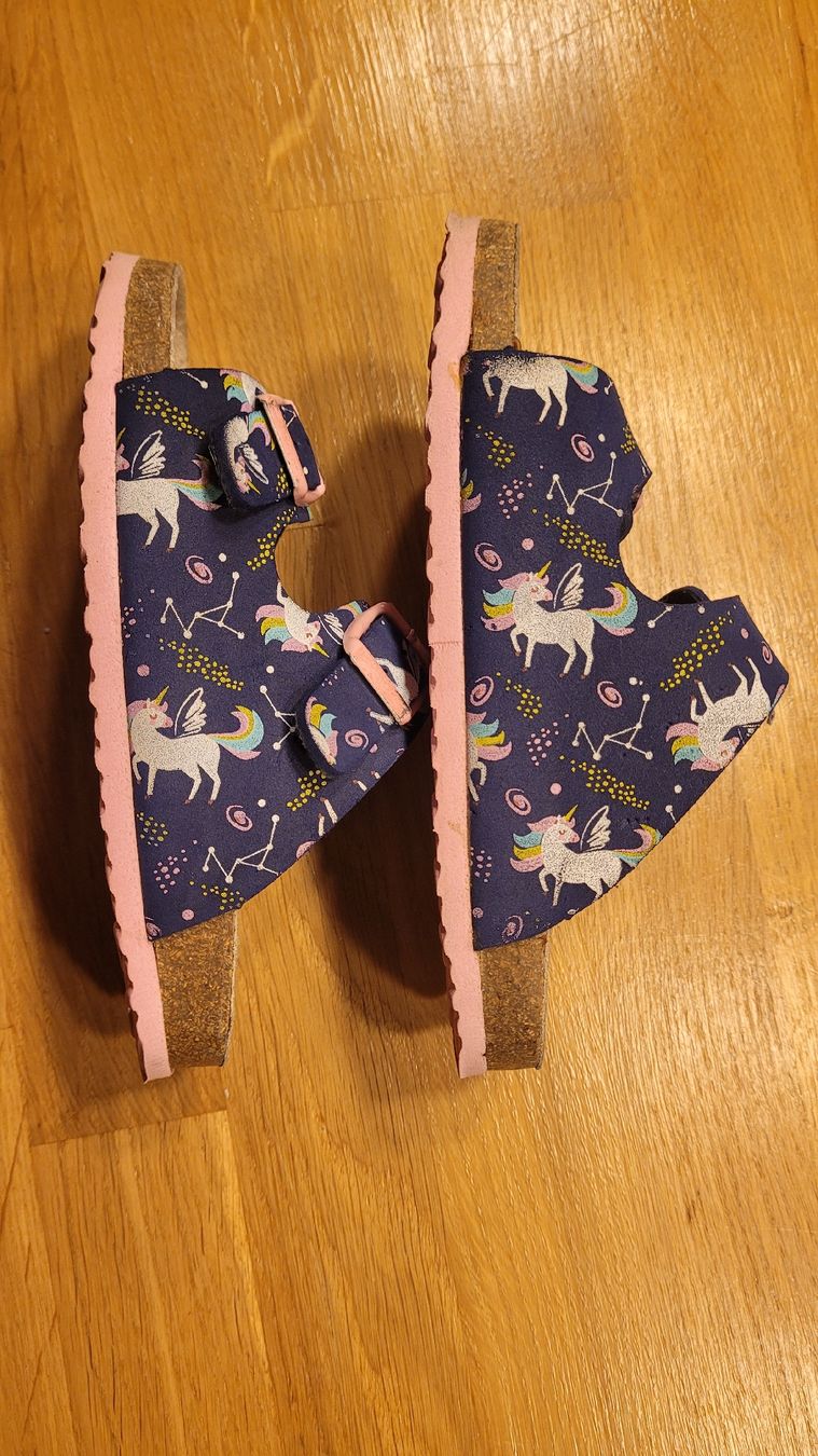 Schuhe für Mädchen: Pantoletten, Grösse 28 – Gebraucht aus Uetendorf von Heyhey3661 3