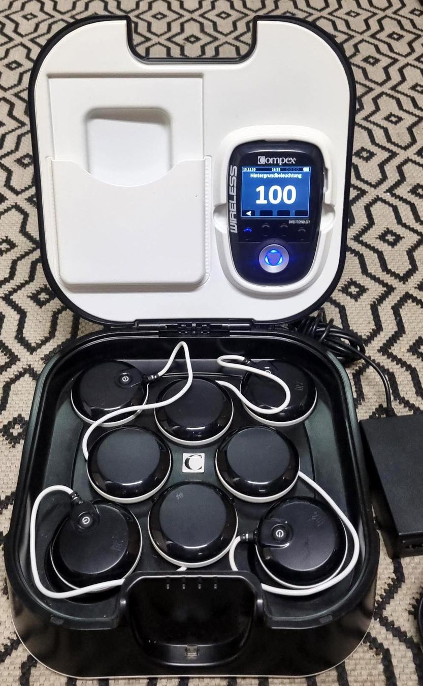 Compex Massagegeräte: Compex Wireless Elektrostimulator électrostimulateur – Defekt aus Collonges von arashee
