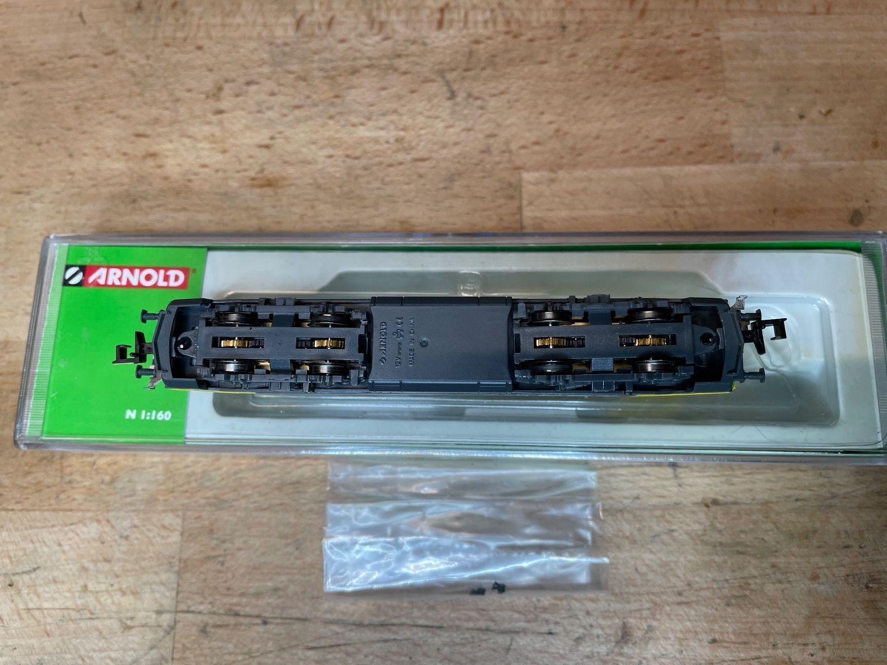 Arnold Modellini di ferrovie: Arnold 2009 Elok CLASS S252 RENFE Zahnrad Messing – Nuovo (secondo la descrizione) da Hauterive NE venduto da eriamch 3