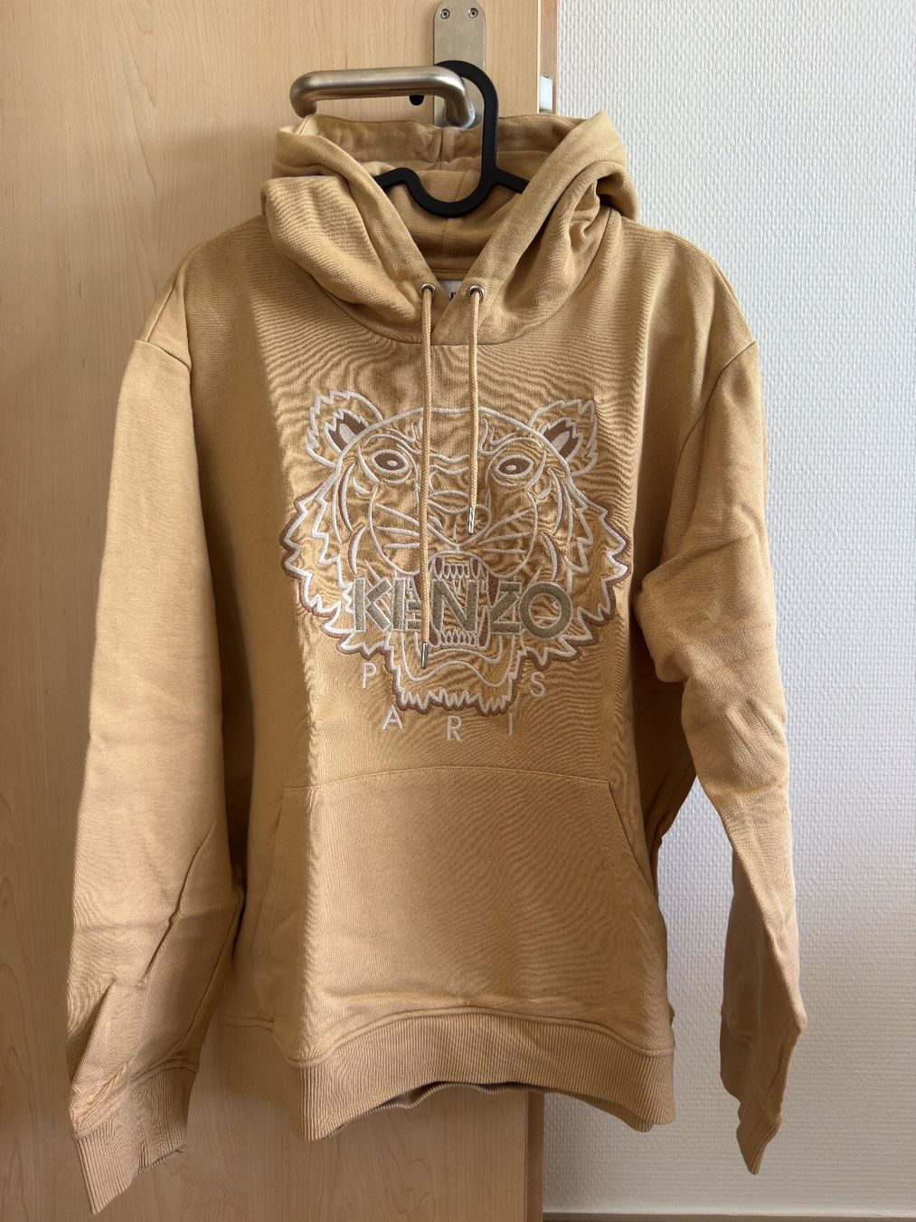 Kenzo Maglioni & Felpe: Hoodie Kenzo Taille L – Usato da Châtel-St-Denis venduto da Lou_Hock