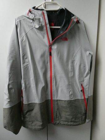 Regenjacke von The North Face mit Kapuze, XL (ca. Gr. 42–44)