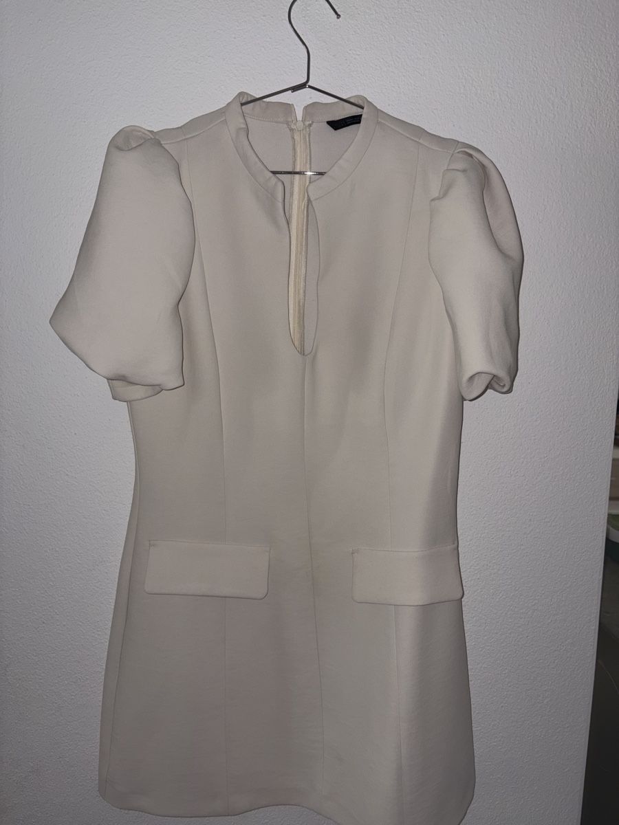 Zara Vestiti: Vestito Zara – Nuovo (secondo la descrizione) da Gravesano venduto da mer_xc6b