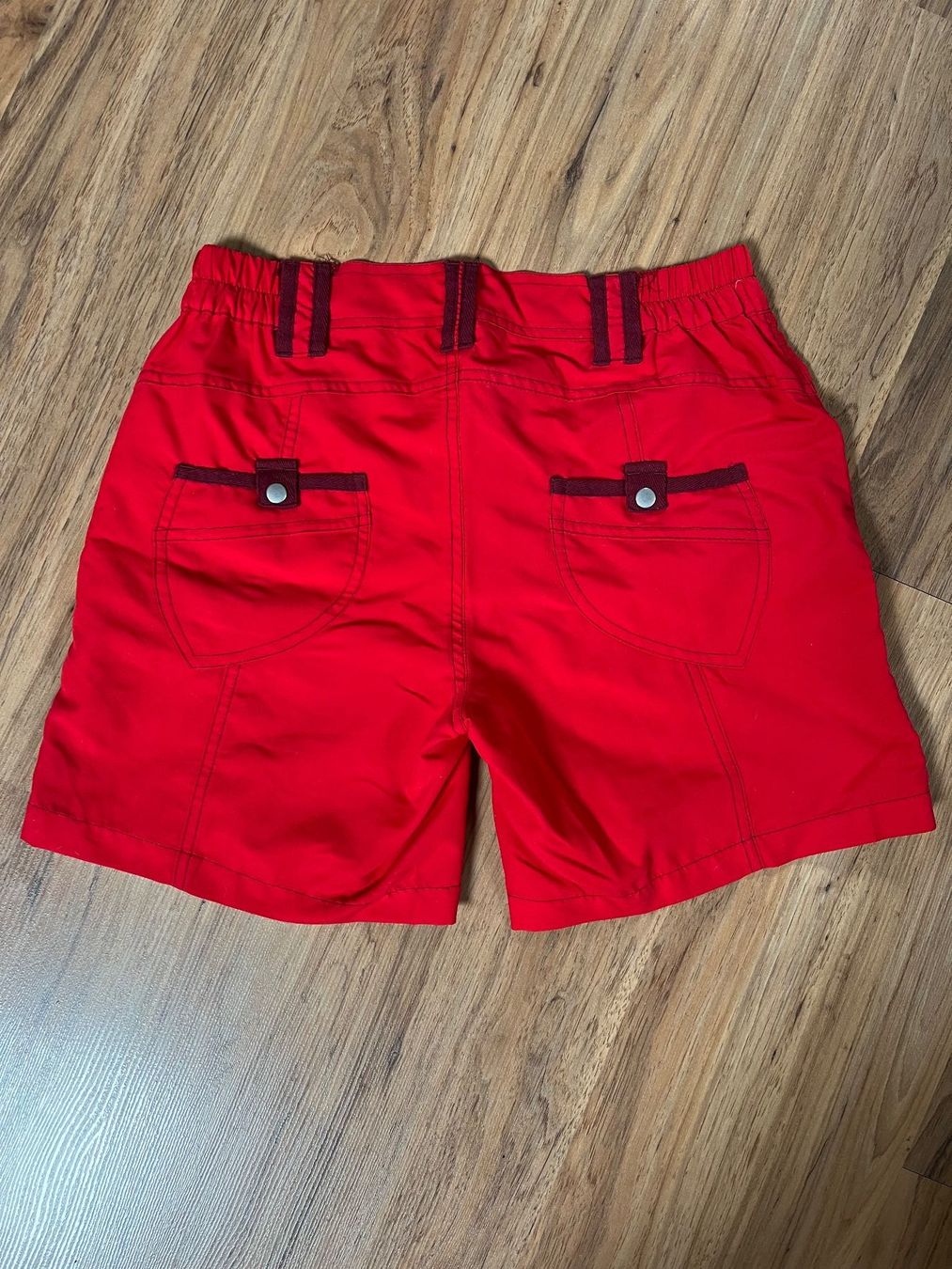 Hosen: Rote Sommer-Shorts, Grösse 36, neu – Neu (gemäss Beschreibung) aus Oberbüren von len_5q92 1