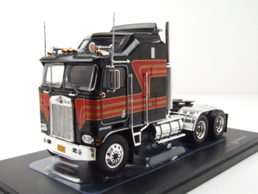 Modellautos: Kenworth K 100 Aerodyne LKW Zugmaschine 1976 schwarz / rot – Neu und originalverpackt aus Gerlafingen von espero88