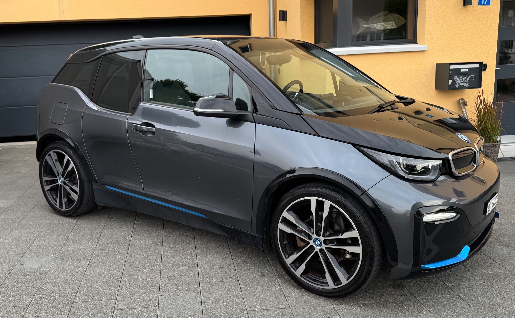 BMW Autos: BMW i3s 120Ah SoH 89% – D'occasion à Höfen b. Thun par Tradeseller 7