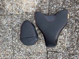 Selle moto confort Yamaha MT-07 noire surpiqûres rouges
