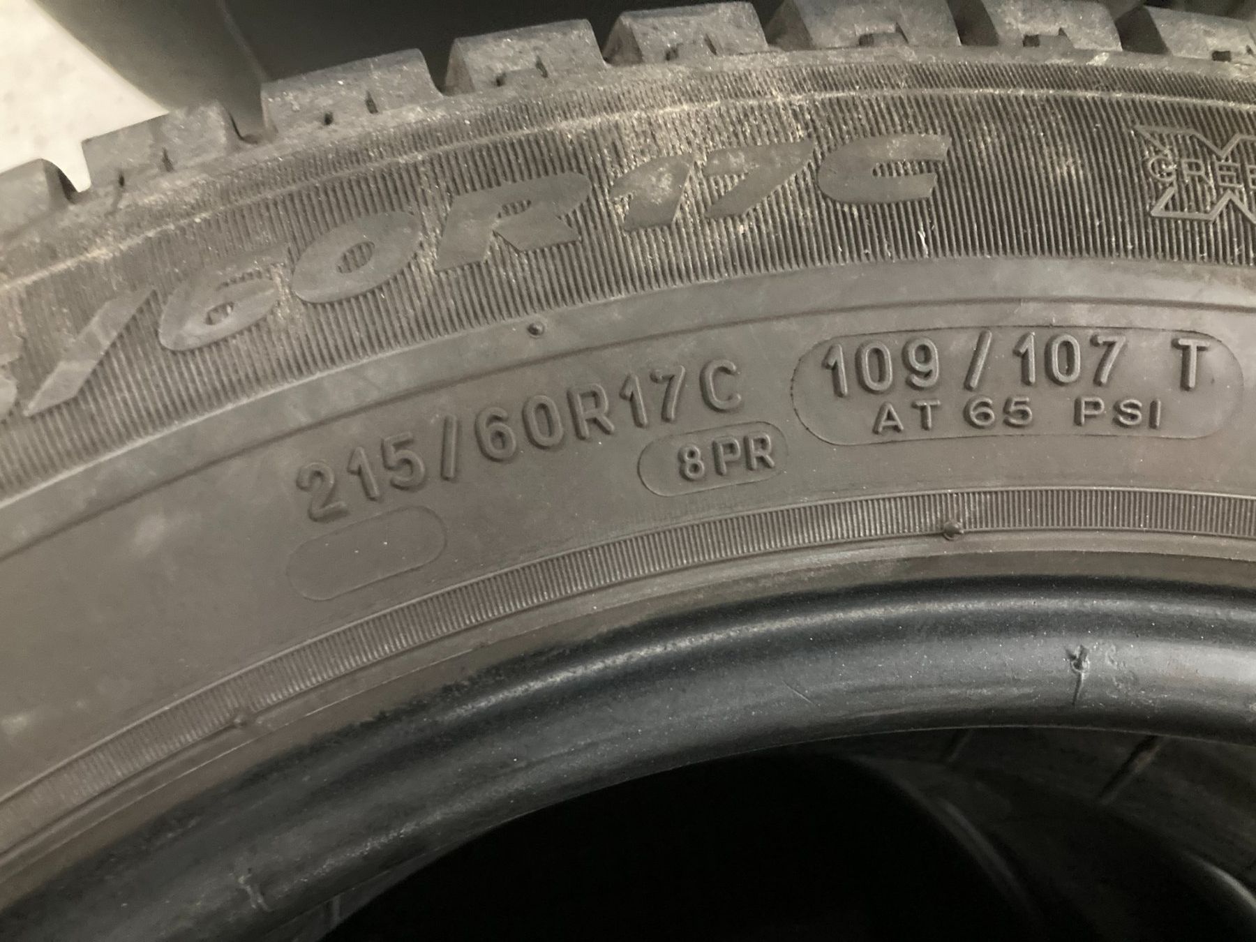 Michelin Pneus & Kompletträder: Sommerpneu  215/60R17 C Michelin – Gebraucht aus Cham von WB2223 1