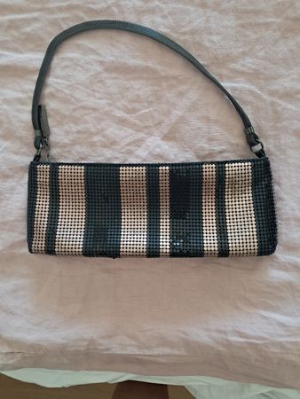 Sac à main Whiting & Davis rayé noir et argent