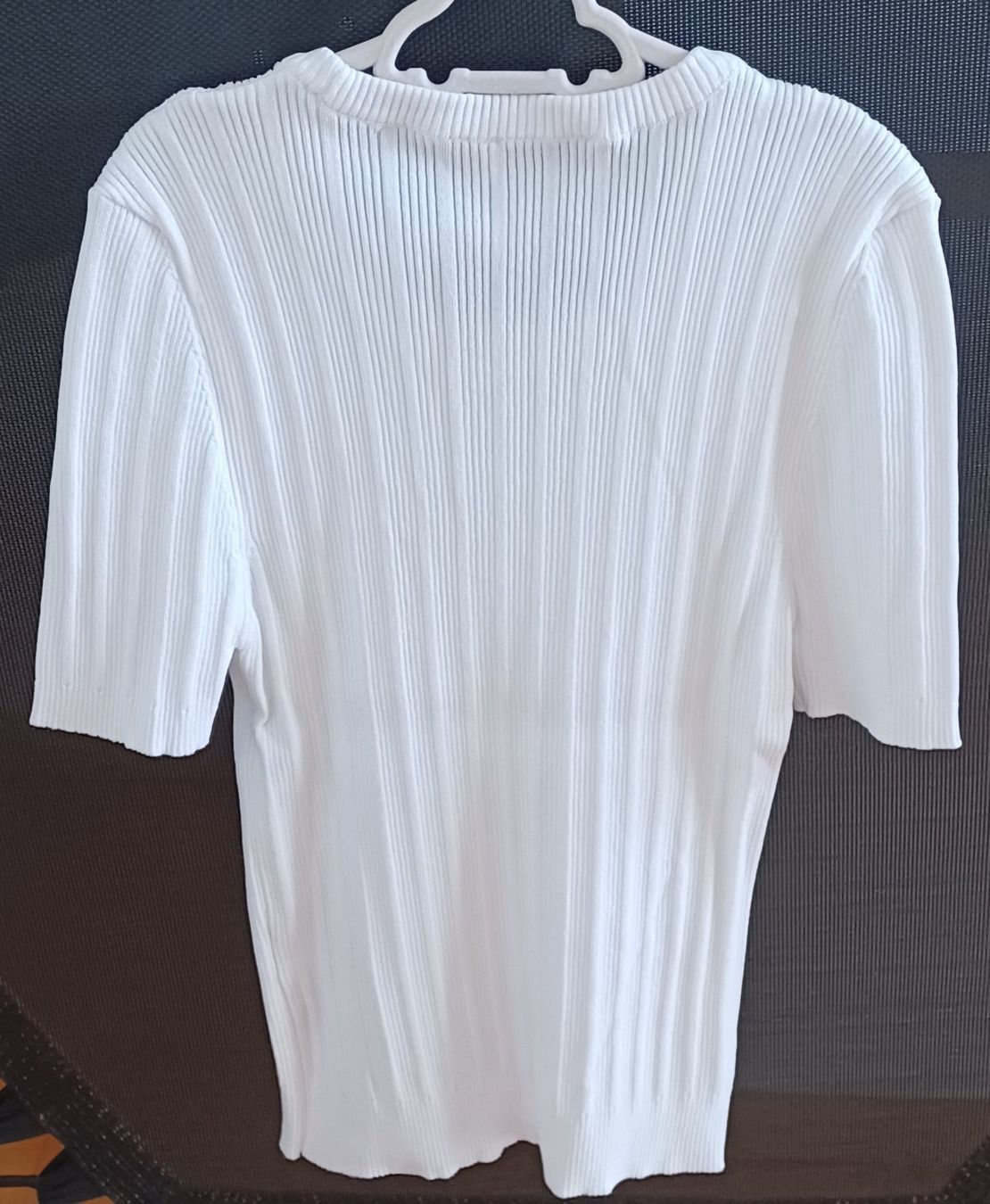 Saint Laurent T-shirts: Saint Laurent Kurzarm Shirt weiss – D'occasion à Kriens par IsabelleW0102 1