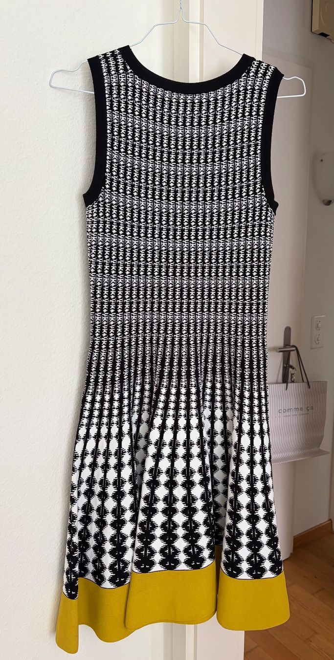 Robes: Roberto Collina Strickkleid Gr. S – D'occasion à Luzern par Lampion 1