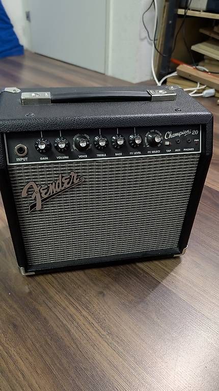 Amplificateurs: Fender Champion 20 Gitarrenverstärker  – D'occasion à Felsberg par EmanuSkai 1