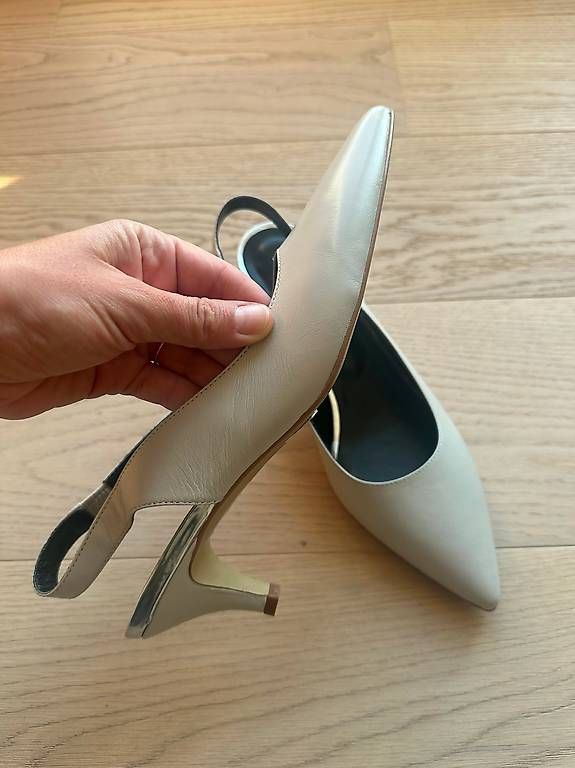 Damenschuhe: PASTO Slingback Pumps Leder  EU 39  creme/beige – Gebraucht aus Zürich von Unterstop 1