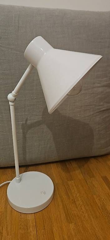 Interio Lampade: Schlichte, weisse Schreibtischlampe Interio – Usato da Urtenen-Schönbühl venduto da sas_gl8q 1