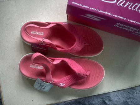Skechers GoWalk Sandals pink 37