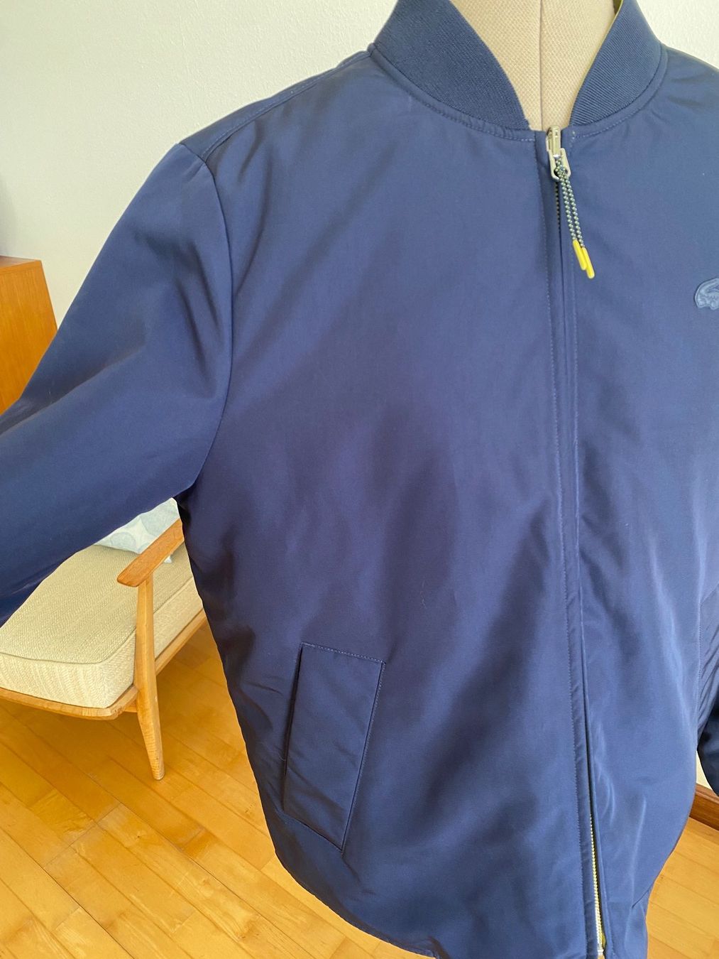 Lacoste Giacche: Veste mi-saison Lacoste réversible taille 42 – Usato da Basel venduto da Maria-Alexa 1