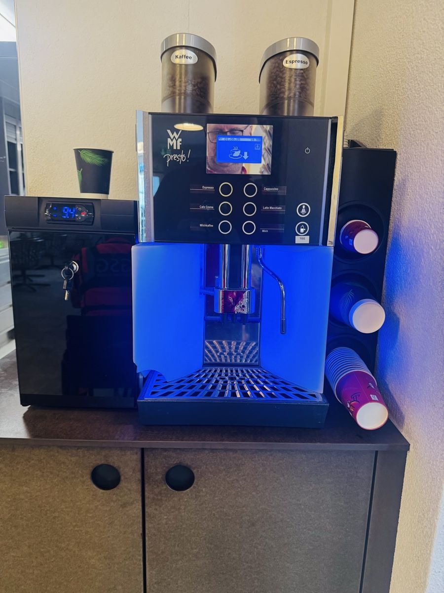 WMF Macchine per caffè & Macchine per espresso: WMF Presto! Profi-Kaffeemaschine mit Milchsystem – Usato da Spiez venduto da bauwohnen24.ch 3